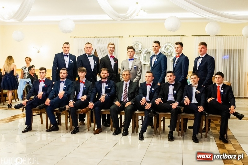 Zdjęcie w galerii na portalu naszraciborz.pl: Studniówka raciborskiego Mechanika w Anielskim Młynie FOTO i WIDEO wiadomości z regionu