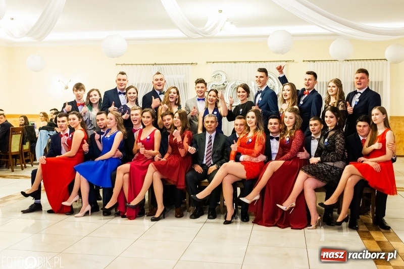 Zdjęcie w galerii na portalu naszraciborz.pl: Studniówka raciborskiego Mechanika w Anielskim Młynie FOTO i WIDEO wiadomości z regionu