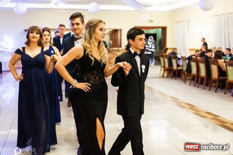 Zdjęcie w galerii na portalu naszraciborz.pl: Studniówka raciborskiego Mechanika w Anielskim Młynie FOTO i WIDEO wiadomości z regionu