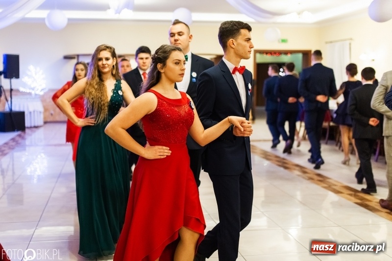 Zdjęcie w galerii na portalu naszraciborz.pl: Studniówka raciborskiego Mechanika w Anielskim Młynie FOTO i WIDEO wiadomości z regionu