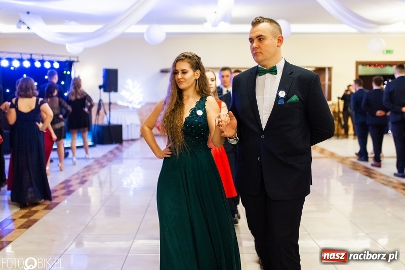 Zdjęcie w galerii na portalu naszraciborz.pl: Studniówka raciborskiego Mechanika w Anielskim Młynie FOTO i WIDEO wiadomości z regionu