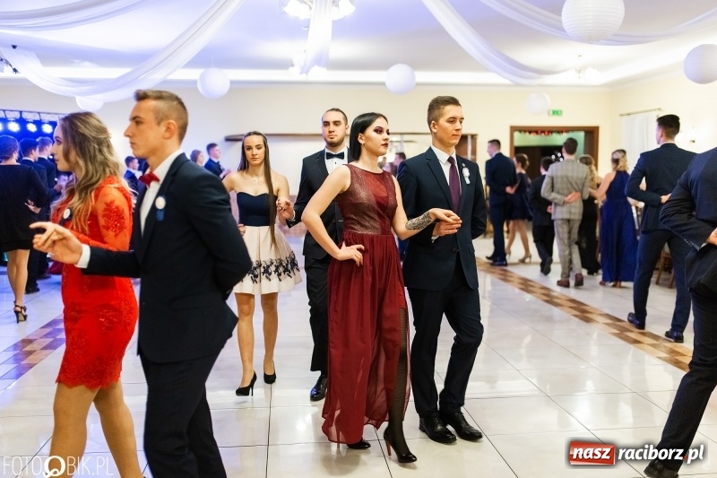 Zdjęcie w galerii na portalu naszraciborz.pl: Studniówka raciborskiego Mechanika w Anielskim Młynie FOTO i WIDEO wiadomości z regionu