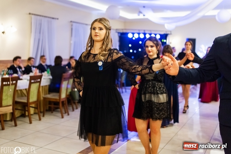 Zdjęcie w galerii na portalu naszraciborz.pl: Studniówka raciborskiego Mechanika w Anielskim Młynie FOTO i WIDEO wiadomości z regionu