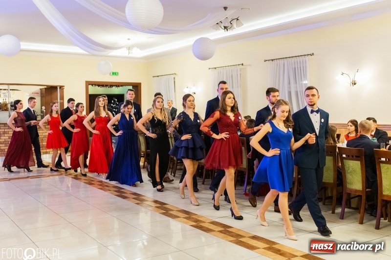 Zdjęcie w galerii na portalu naszraciborz.pl: Studniówka raciborskiego Mechanika w Anielskim Młynie FOTO i WIDEO wiadomości z regionu