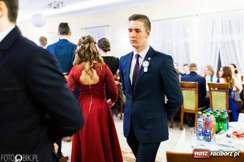 Zdjęcie w galerii na portalu naszraciborz.pl: Studniówka raciborskiego Mechanika w Anielskim Młynie FOTO i WIDEO wiadomości z regionu