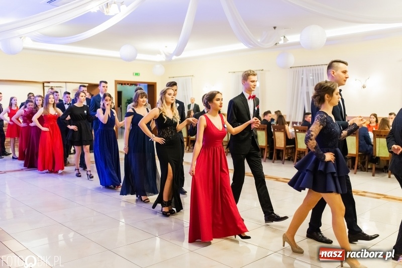 Zdjęcie w galerii na portalu naszraciborz.pl: Studniówka raciborskiego Mechanika w Anielskim Młynie FOTO i WIDEO wiadomości z regionu