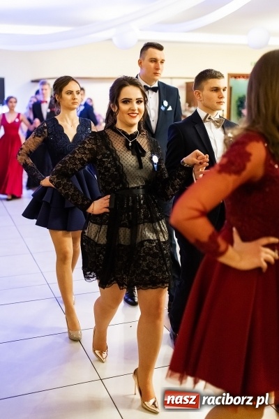 Zdjęcie w galerii na portalu naszraciborz.pl: Studniówka raciborskiego Mechanika w Anielskim Młynie FOTO i WIDEO wiadomości z regionu