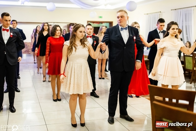 Zdjęcie w galerii na portalu naszraciborz.pl: Studniówka raciborskiego Mechanika w Anielskim Młynie FOTO i WIDEO wiadomości z regionu