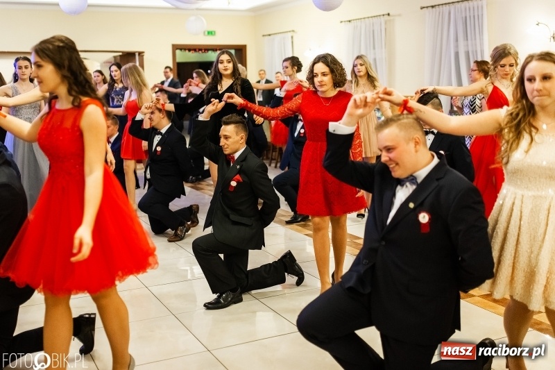 Zdjęcie w galerii na portalu naszraciborz.pl: Studniówka raciborskiego Mechanika w Anielskim Młynie FOTO i WIDEO wiadomości z regionu