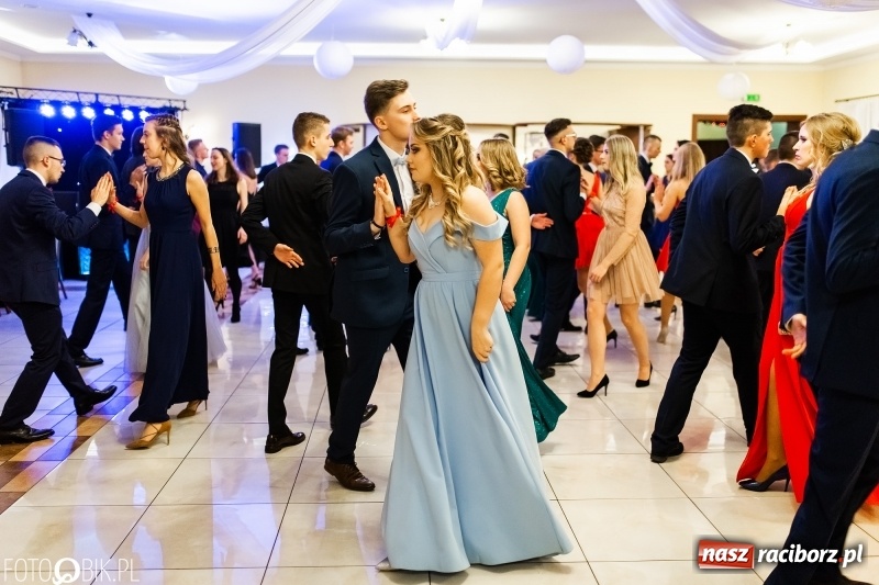 Zdjęcie w galerii na portalu naszraciborz.pl: Studniówka raciborskiego Mechanika w Anielskim Młynie FOTO i WIDEO wiadomości z regionu