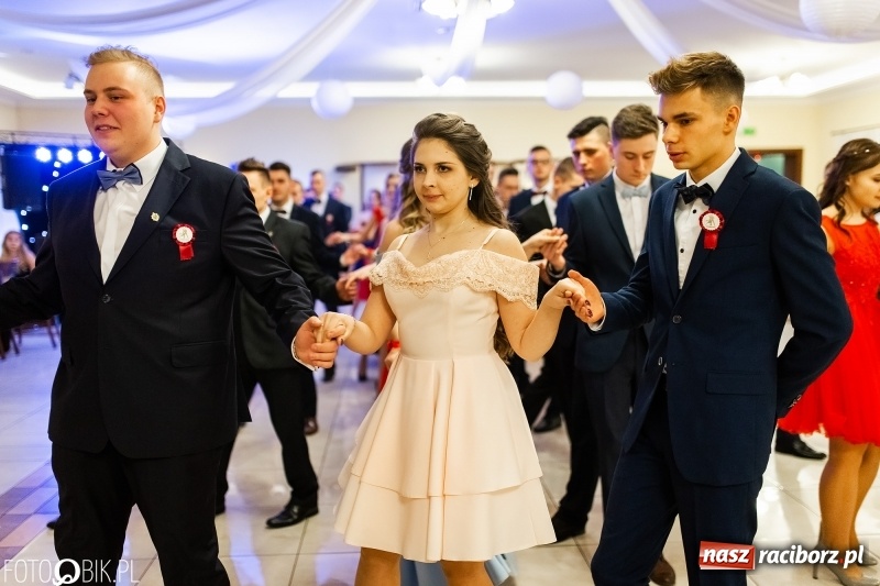 Zdjęcie w galerii na portalu naszraciborz.pl: Studniówka raciborskiego Mechanika w Anielskim Młynie FOTO i WIDEO wiadomości z regionu