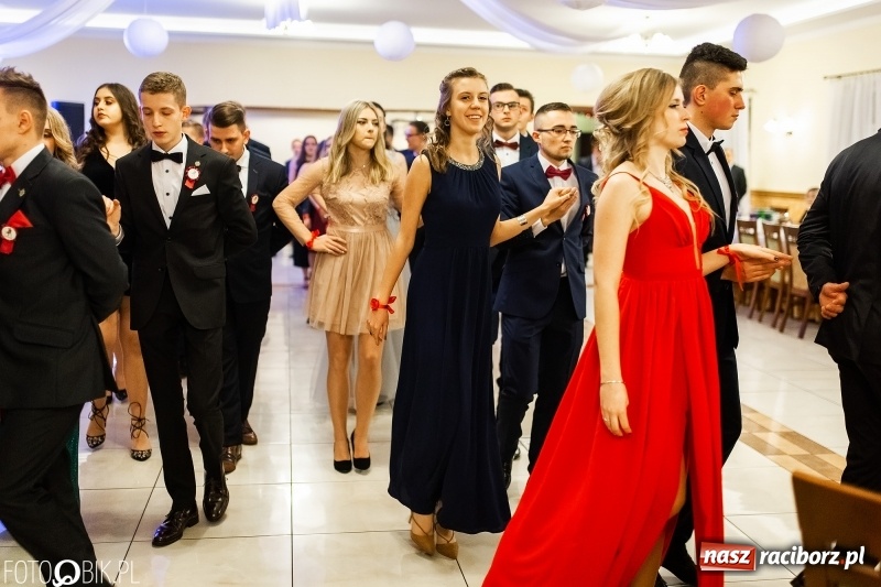 Zdjęcie w galerii na portalu naszraciborz.pl: Studniówka raciborskiego Mechanika w Anielskim Młynie FOTO i WIDEO wiadomości z regionu