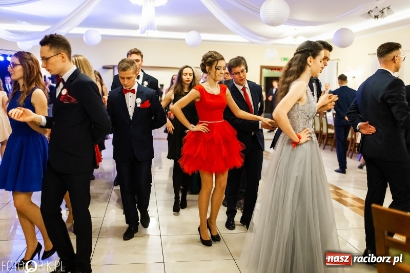 Zdjęcie w galerii na portalu naszraciborz.pl: Studniówka raciborskiego Mechanika w Anielskim Młynie FOTO i WIDEO wiadomości z regionu