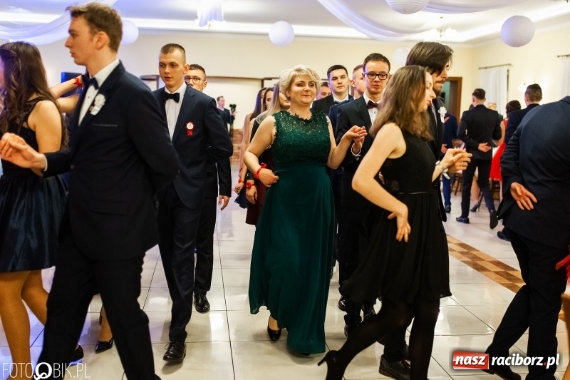 Zdjęcie w galerii na portalu naszraciborz.pl: Studniówka raciborskiego Mechanika w Anielskim Młynie FOTO i WIDEO wiadomości z regionu