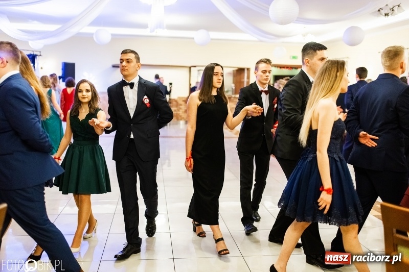 Zdjęcie w galerii na portalu naszraciborz.pl: Studniówka raciborskiego Mechanika w Anielskim Młynie FOTO i WIDEO wiadomości z regionu