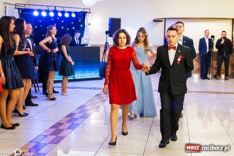 Zdjęcie w galerii na portalu naszraciborz.pl: Studniówka raciborskiego Mechanika w Anielskim Młynie FOTO i WIDEO wiadomości z regionu