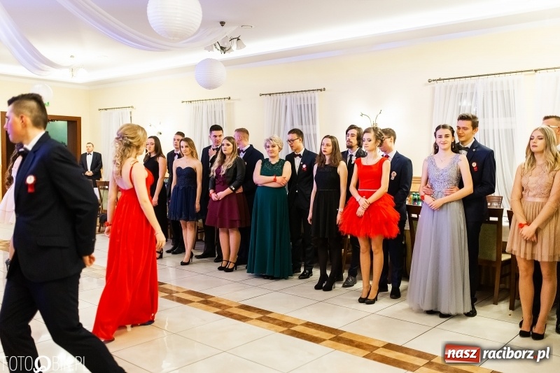 Zdjęcie w galerii na portalu naszraciborz.pl: Studniówka raciborskiego Mechanika w Anielskim Młynie FOTO i WIDEO wiadomości z regionu