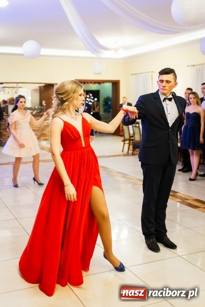 Zdjęcie w galerii na portalu naszraciborz.pl: Studniówka raciborskiego Mechanika w Anielskim Młynie FOTO i WIDEO wiadomości z regionu