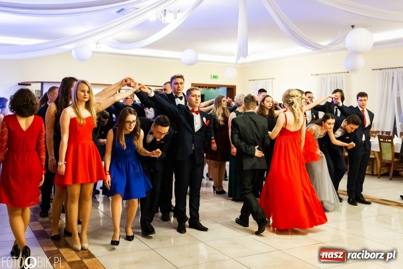 Zdjęcie w galerii na portalu naszraciborz.pl: Studniówka raciborskiego Mechanika w Anielskim Młynie FOTO i WIDEO wiadomości z regionu