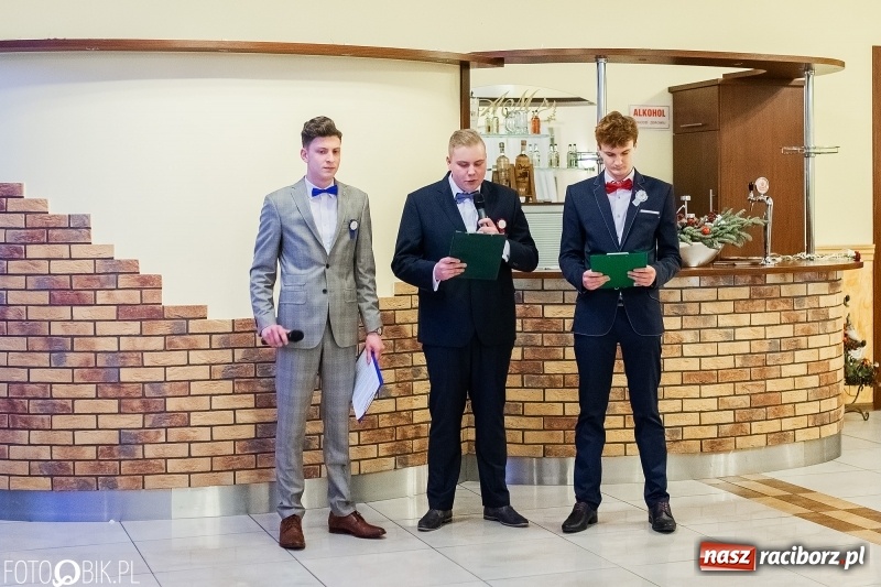 Zdjęcie w galerii na portalu naszraciborz.pl: Studniówka raciborskiego Mechanika w Anielskim Młynie FOTO i WIDEO wiadomości z regionu