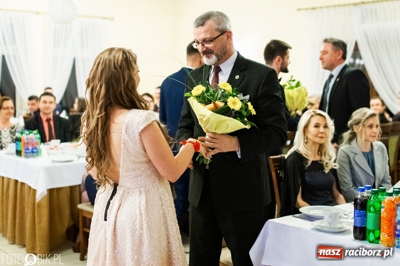 Zdjęcie w galerii na portalu naszraciborz.pl: Studniówka raciborskiego Mechanika w Anielskim Młynie FOTO i WIDEO wiadomości z regionu