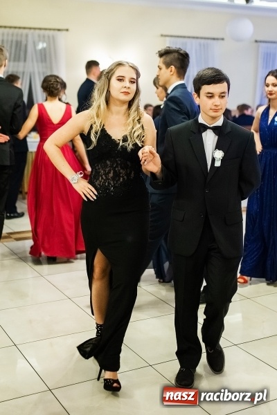 Zdjęcie w galerii na portalu naszraciborz.pl: Studniówka raciborskiego Mechanika w Anielskim Młynie FOTO i WIDEO wiadomości z regionu