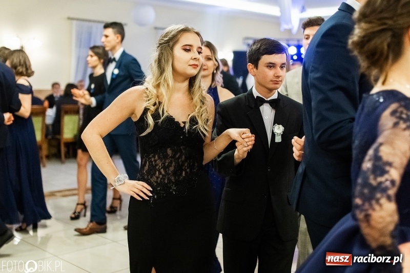 Zdjęcie w galerii na portalu naszraciborz.pl: Studniówka raciborskiego Mechanika w Anielskim Młynie FOTO i WIDEO wiadomości z regionu