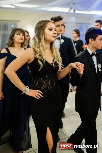 Zdjęcie w galerii na portalu naszraciborz.pl: Studniówka raciborskiego Mechanika w Anielskim Młynie FOTO i WIDEO wiadomości z regionu