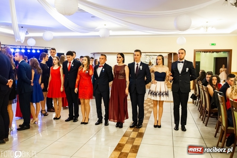 Zdjęcie w galerii na portalu naszraciborz.pl: Studniówka raciborskiego Mechanika w Anielskim Młynie FOTO i WIDEO wiadomości z regionu