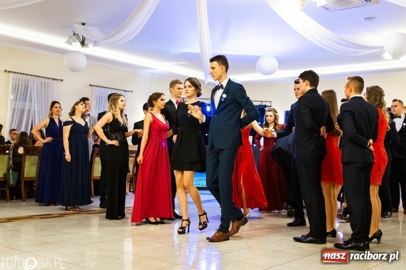 Zdjęcie w galerii na portalu naszraciborz.pl: Studniówka raciborskiego Mechanika w Anielskim Młynie FOTO i WIDEO wiadomości z regionu