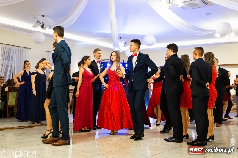 Zdjęcie w galerii na portalu naszraciborz.pl: Studniówka raciborskiego Mechanika w Anielskim Młynie FOTO i WIDEO wiadomości z regionu