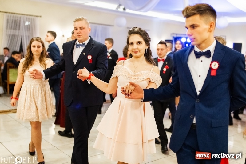 Zdjęcie w galerii na portalu naszraciborz.pl: Studniówka raciborskiego Mechanika w Anielskim Młynie FOTO i WIDEO wiadomości z regionu