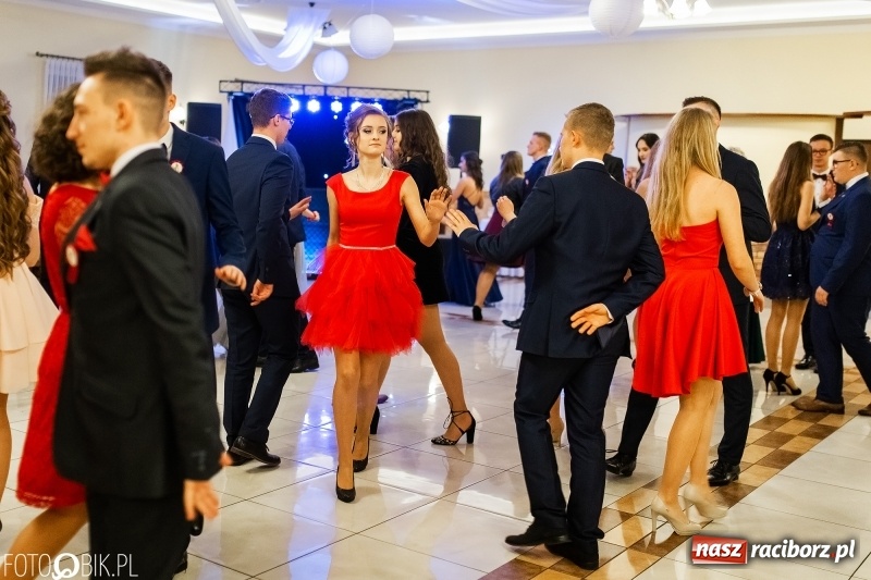 Zdjęcie w galerii na portalu naszraciborz.pl: Studniówka raciborskiego Mechanika w Anielskim Młynie FOTO i WIDEO wiadomości z regionu