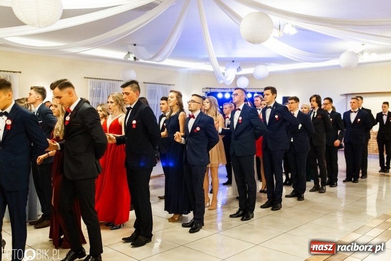 Zdjęcie w galerii na portalu naszraciborz.pl: Studniówka raciborskiego Mechanika w Anielskim Młynie FOTO i WIDEO wiadomości z regionu