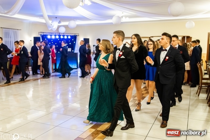 Zdjęcie w galerii na portalu naszraciborz.pl: Studniówka raciborskiego Mechanika w Anielskim Młynie FOTO i WIDEO wiadomości z regionu