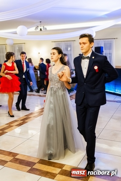 Zdjęcie w galerii na portalu naszraciborz.pl: Studniówka raciborskiego Mechanika w Anielskim Młynie FOTO i WIDEO wiadomości z regionu