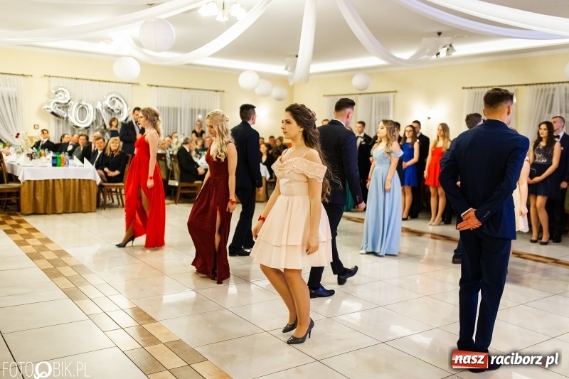 Zdjęcie w galerii na portalu naszraciborz.pl: Studniówka raciborskiego Mechanika w Anielskim Młynie FOTO i WIDEO wiadomości z regionu