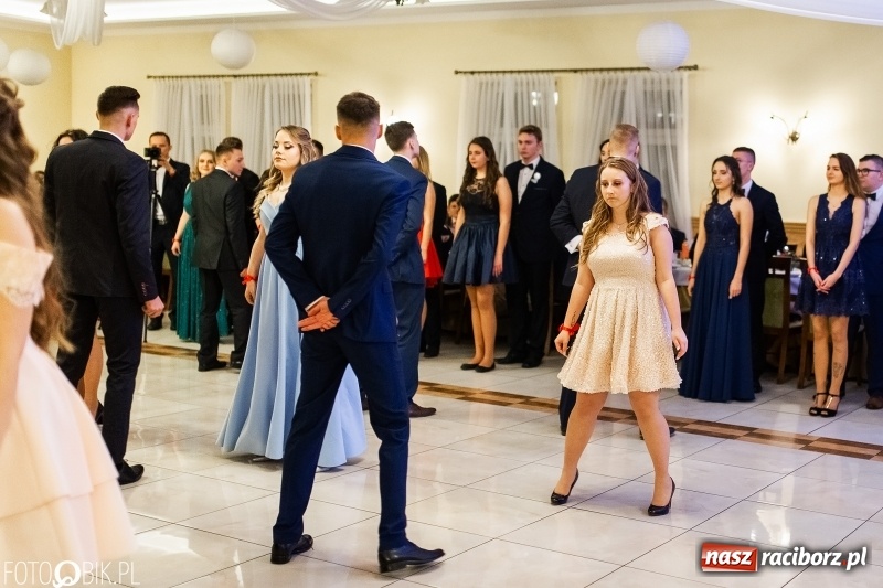 Zdjęcie w galerii na portalu naszraciborz.pl: Studniówka raciborskiego Mechanika w Anielskim Młynie FOTO i WIDEO wiadomości z regionu