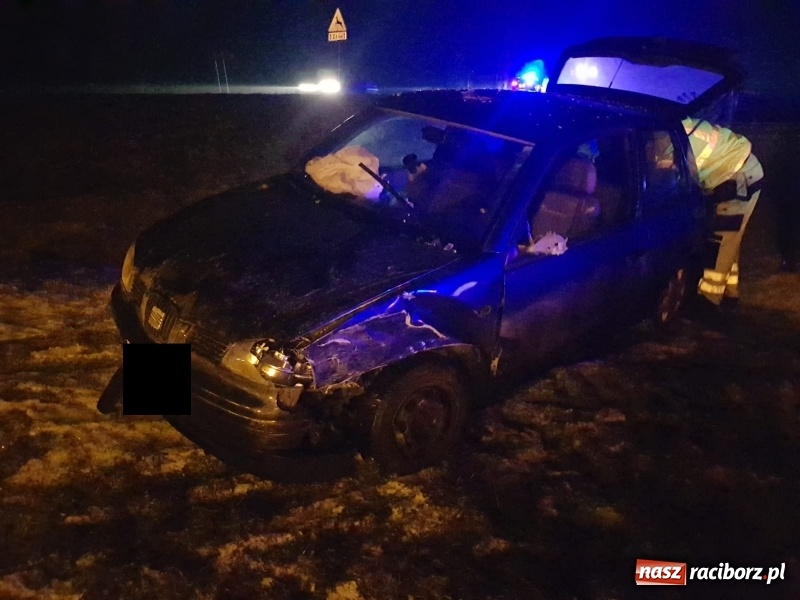 Zdjęcie w galerii na portalu naszraciborz.pl: Zderzenie seata i passata na DK 45  wiadomości z regionu