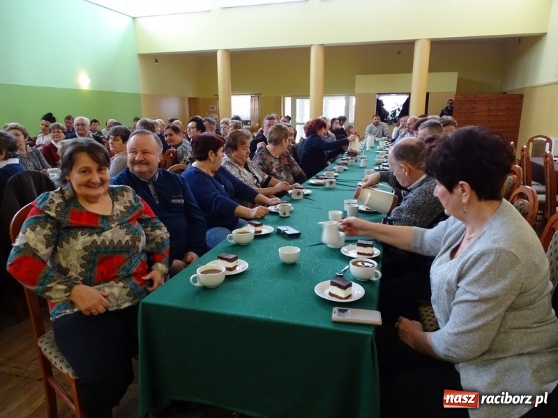 Zdjęcie w galerii na portalu naszraciborz.pl: Światowy pokaz mody w Kobyli wiadomości z regionu