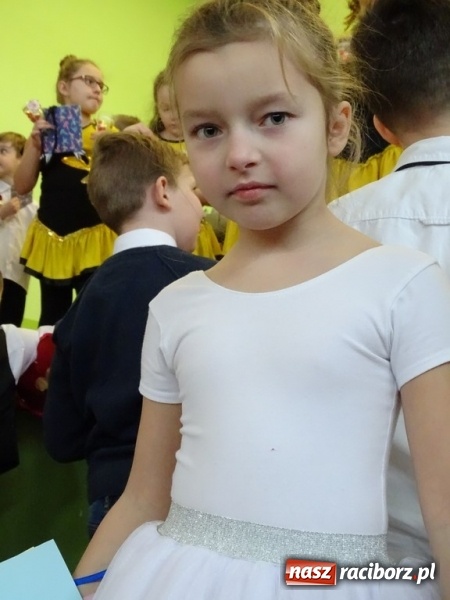 Zdjęcie w galerii na portalu naszraciborz.pl: Światowy pokaz mody w Kobyli wiadomości z regionu