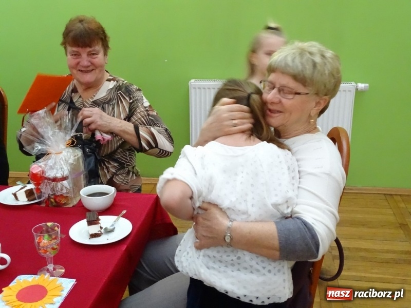 Zdjęcie w galerii na portalu naszraciborz.pl: Światowy pokaz mody w Kobyli wiadomości z regionu