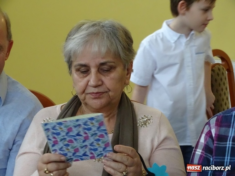 Zdjęcie w galerii na portalu naszraciborz.pl: Światowy pokaz mody w Kobyli wiadomości z regionu