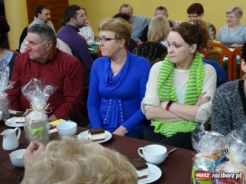 Zdjęcie w galerii na portalu naszraciborz.pl: Światowy pokaz mody w Kobyli wiadomości z regionu