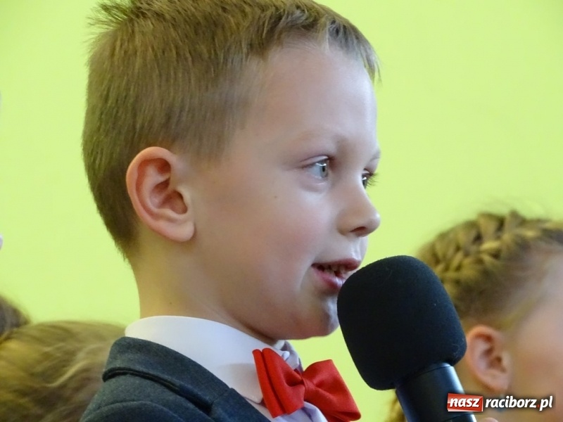 Zdjęcie w galerii na portalu naszraciborz.pl: Światowy pokaz mody w Kobyli wiadomości z regionu