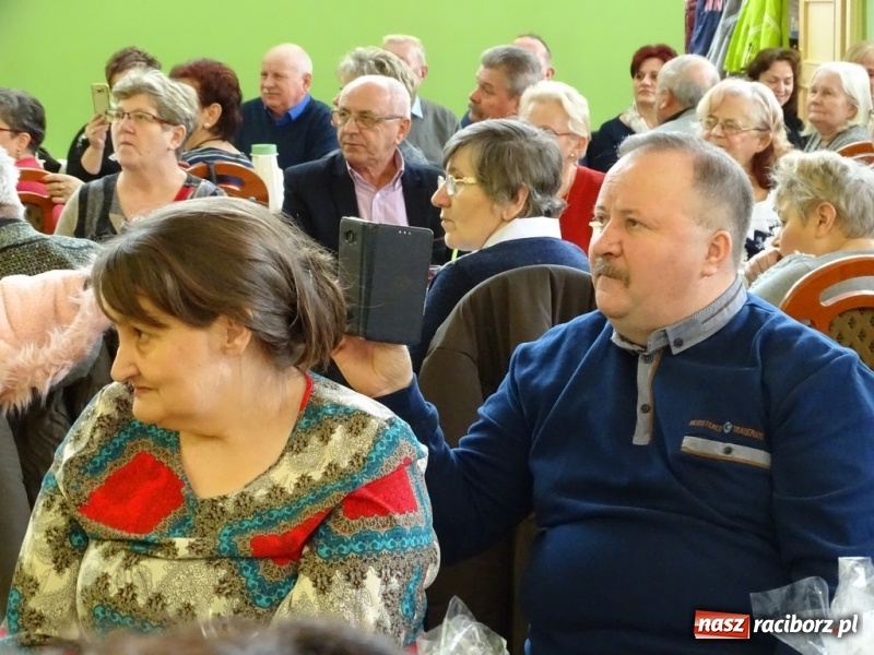 Zdjęcie w galerii na portalu naszraciborz.pl: Światowy pokaz mody w Kobyli wiadomości z regionu