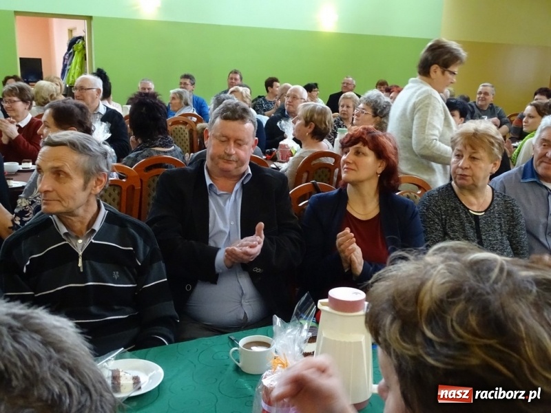 Zdjęcie w galerii na portalu naszraciborz.pl: Światowy pokaz mody w Kobyli wiadomości z regionu