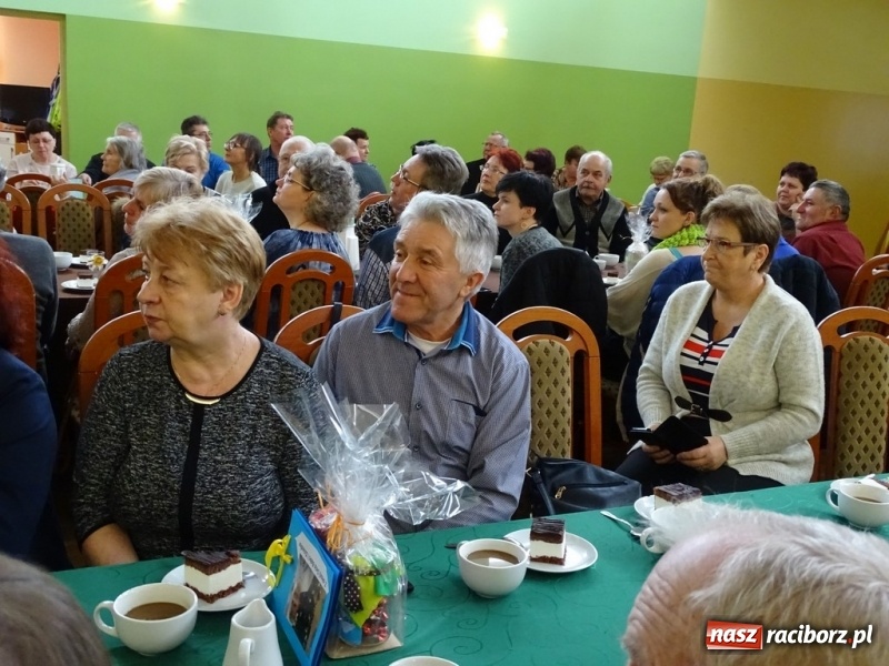 Zdjęcie w galerii na portalu naszraciborz.pl: Światowy pokaz mody w Kobyli wiadomości z regionu