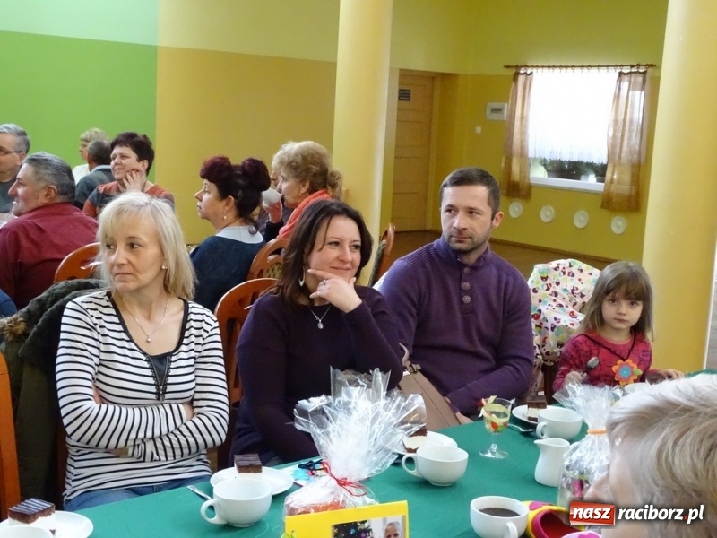 Zdjęcie w galerii na portalu naszraciborz.pl: Światowy pokaz mody w Kobyli wiadomości z regionu