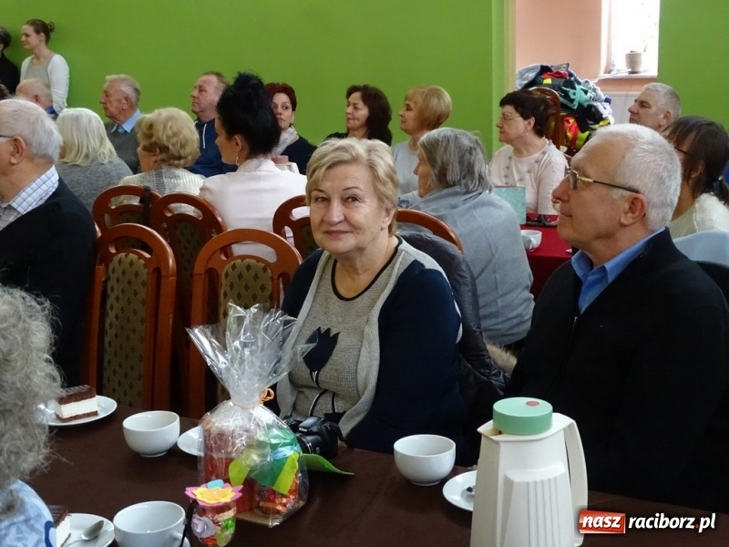 Zdjęcie w galerii na portalu naszraciborz.pl: Światowy pokaz mody w Kobyli wiadomości z regionu